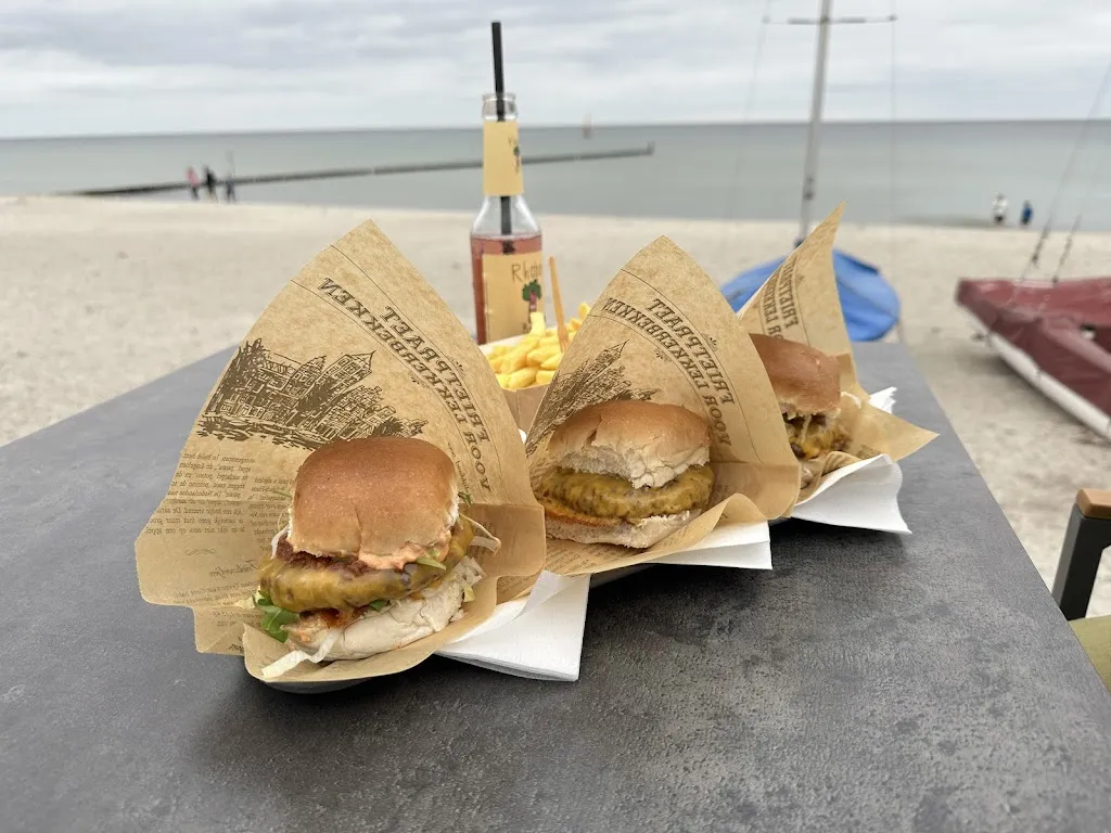 Oliver L._Burger, Wurscht & Co. - Frieda's Good Food Imbiss_Großenbrode_review