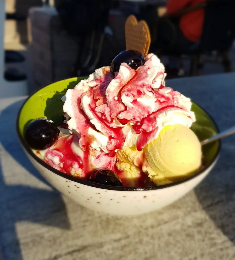 Eiscafe Fontanella Grossenbrode_Großenbrode_slider_image_3