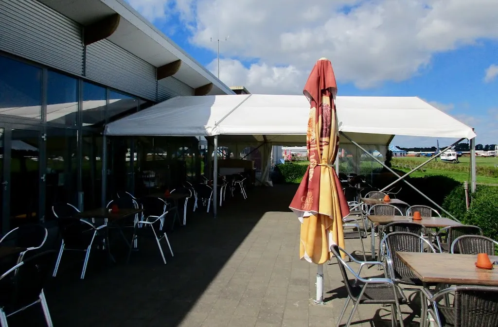 Batos-Restaurant Café_Heist_slider_image_1