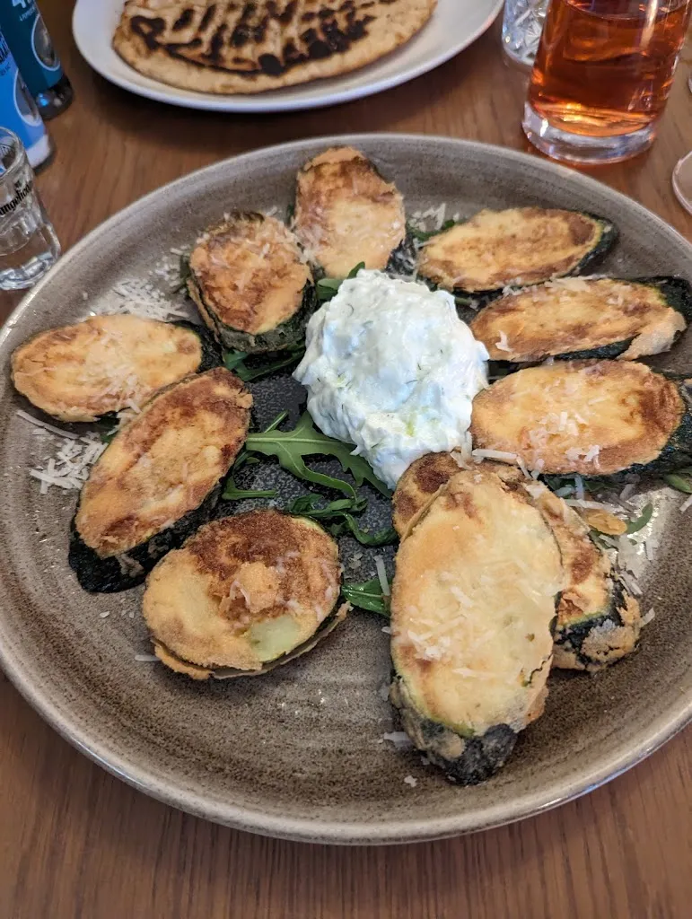 Nadia Patricia_Restaurant Akropolis_Oberbayern_review