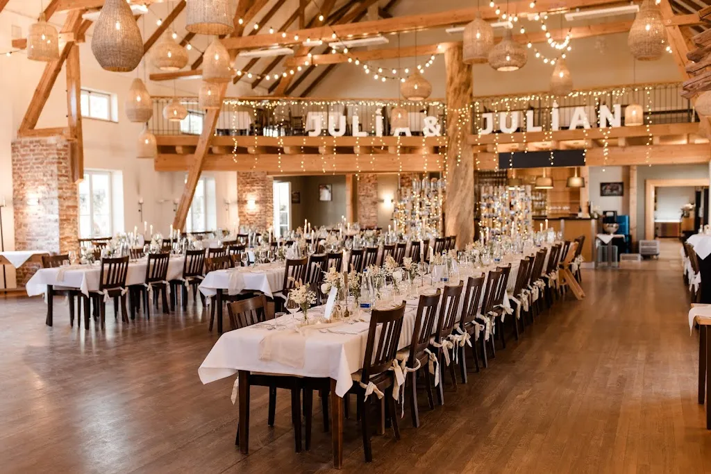 Maiers Hofstubn restaurant in Amper