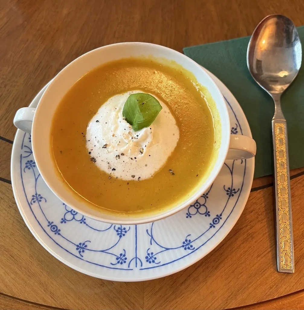 Horst Schlemmer_Café Leselampe_Holstein_review