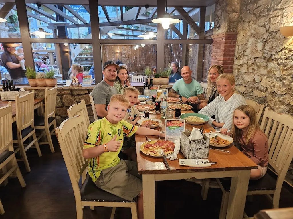 Restaurant Osteria_Wangels_slider_image_3