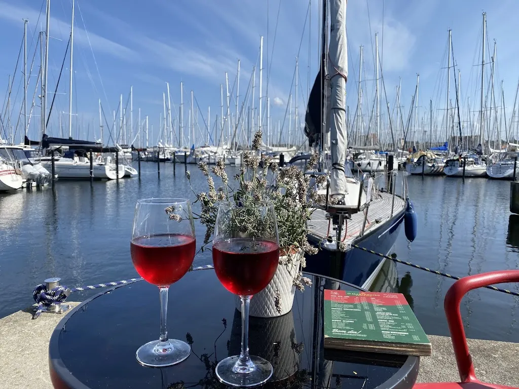 Tobias_O Marinheiro Café & Bar_Heiligenhafen_review