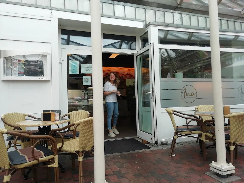 Cafe Bar Ina_Heiligenhafen_slider_image_1