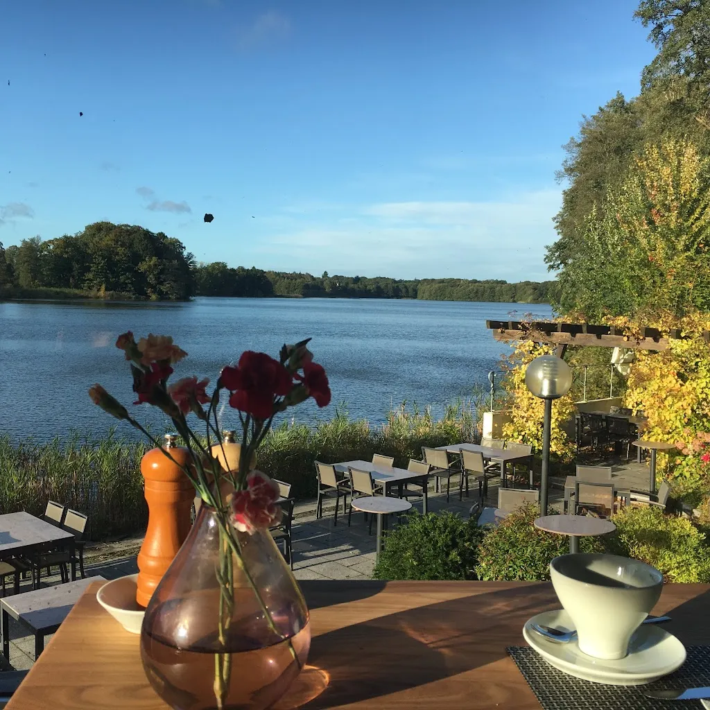 Fischerklause am Lütjensee und Bootshaus der Fischerklause restaurant in Lütjensee
