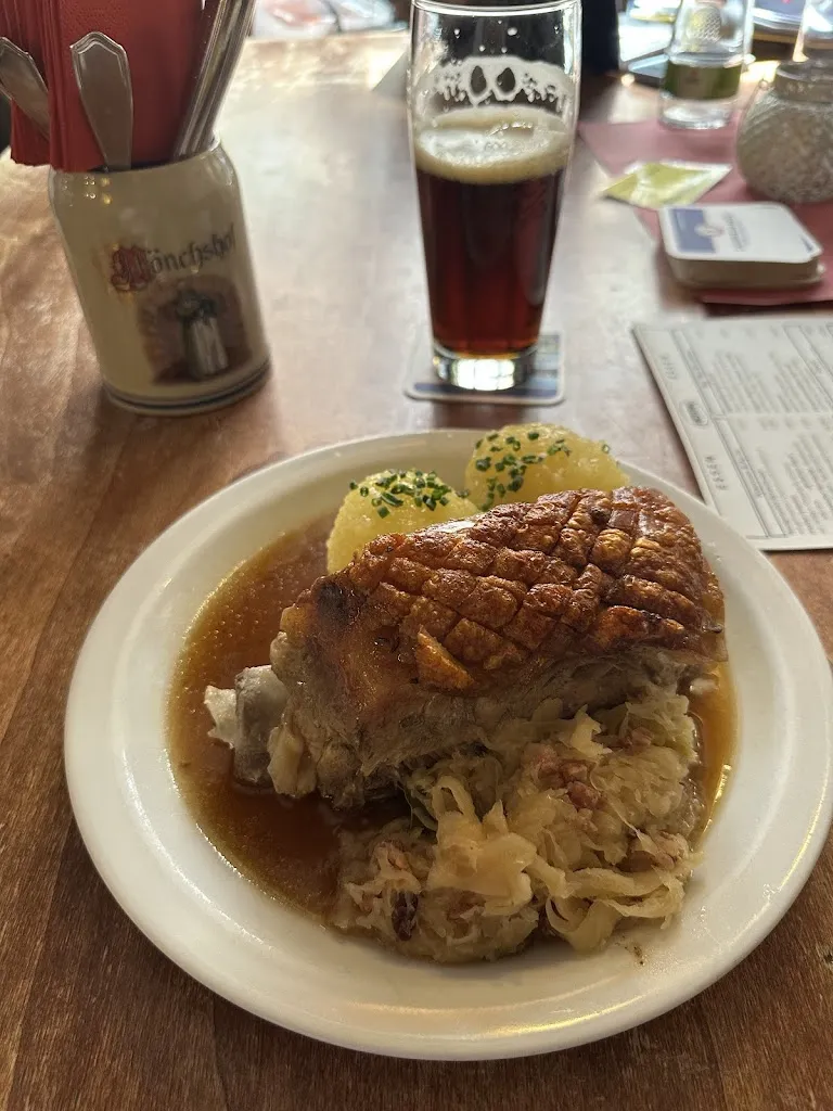 Juan Ángel Hernández_Wirtshaus Hütt'n_Nürnberg_recensione