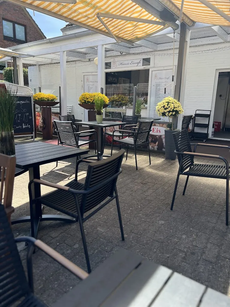 Hüssis Eiscafe restaurant in Nordhastedt