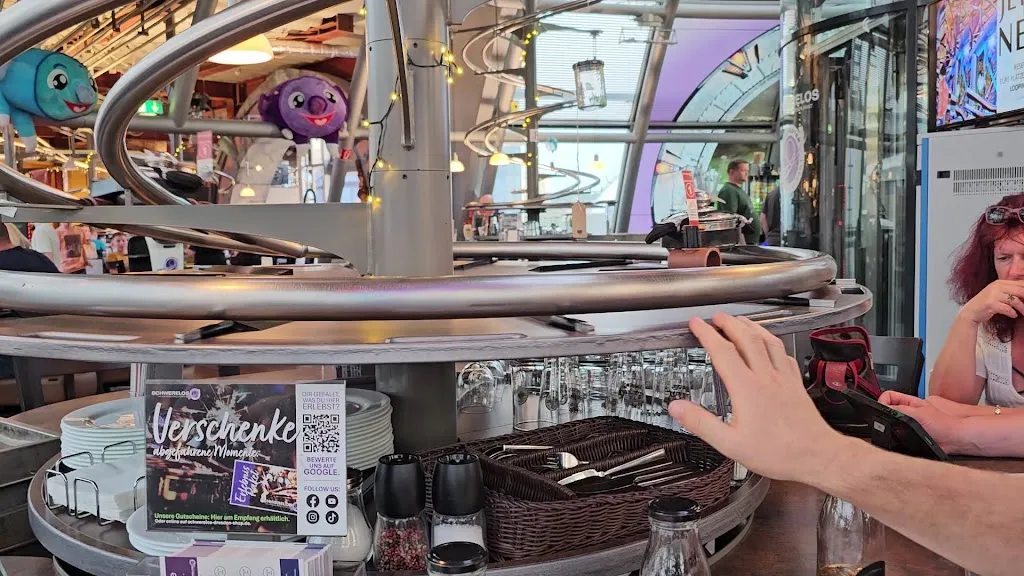 Schwerelos - Das Achterbahnrestaurant_Dresden_slider_image_2