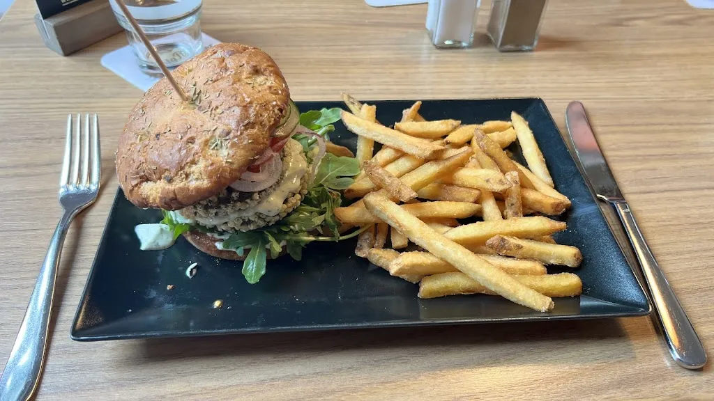 Landgasthof - Unter den Linden_Oelixdorf_slider_image_3