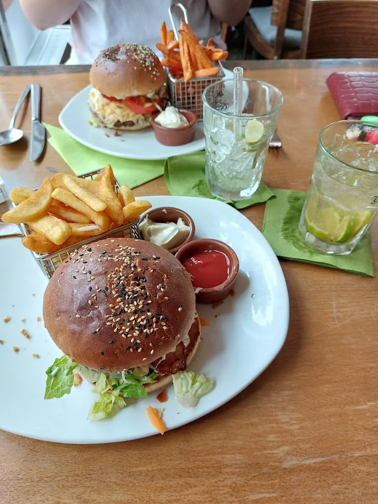 Eckpunkt Bar Lounge Bistro_Itzehoe_slider_image_3