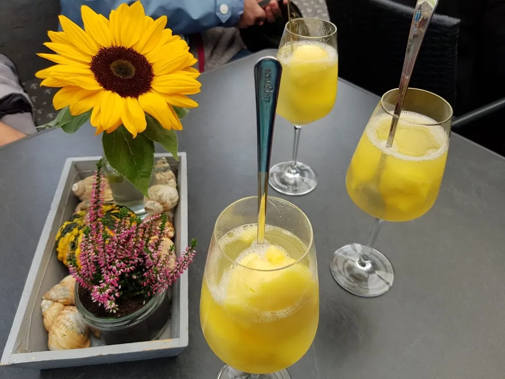 Achtern Diek Hooger Fähre_Pellworm_slider_image_2