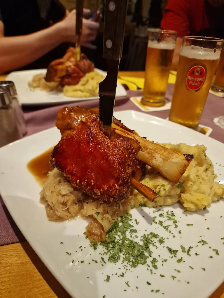 Svetla Georgieva_Wirtshaus Burghof_Brüggen_review