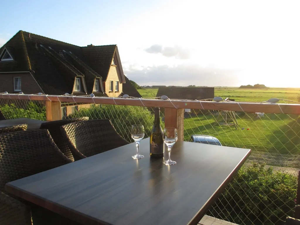 Ferienhaus und Gasthaus Unter den Linden_Pellworm_slider_image_1