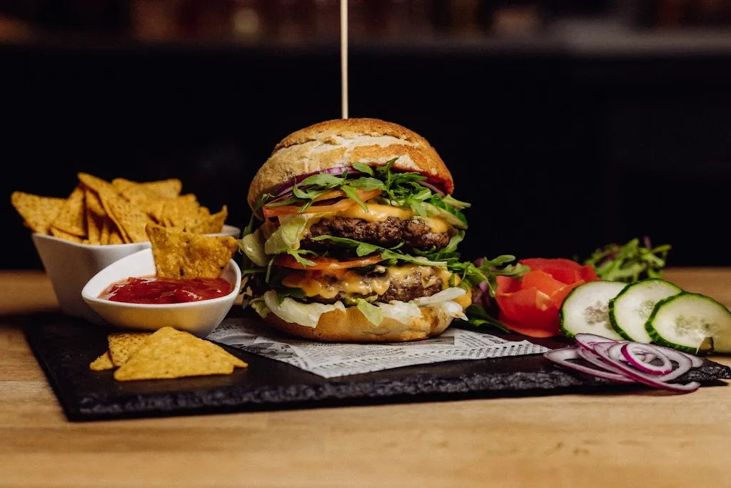 Die Schwarze 8 - Billardcafé & Bistro_Pellworm_slider_image_3