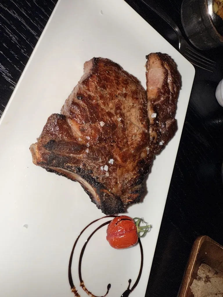 Jara Ibañez_[m]eatery restaurant & botanist bar Hamburg_Hamburg_review