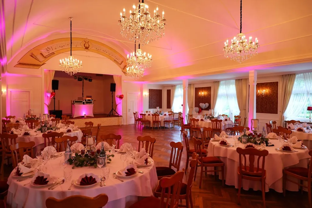 Zur Doppeleiche , Gasthof_Rickling_slider_image_1