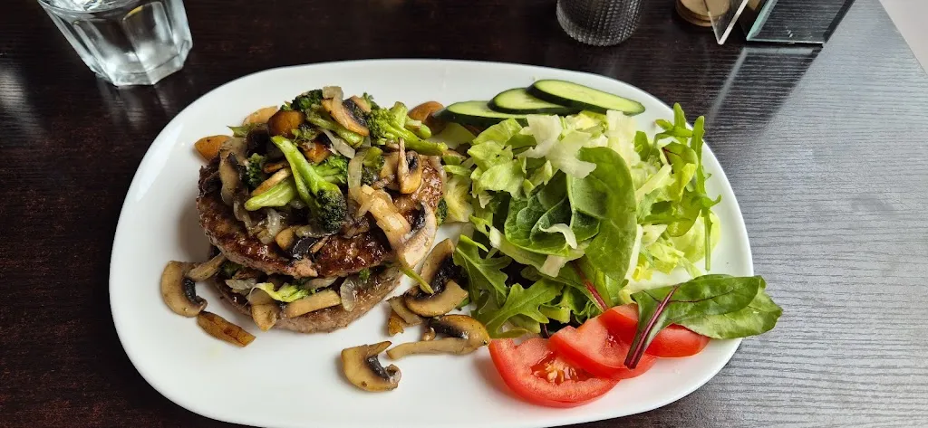 Jenna Jasiak_AURA_Ratzeburg_recensione