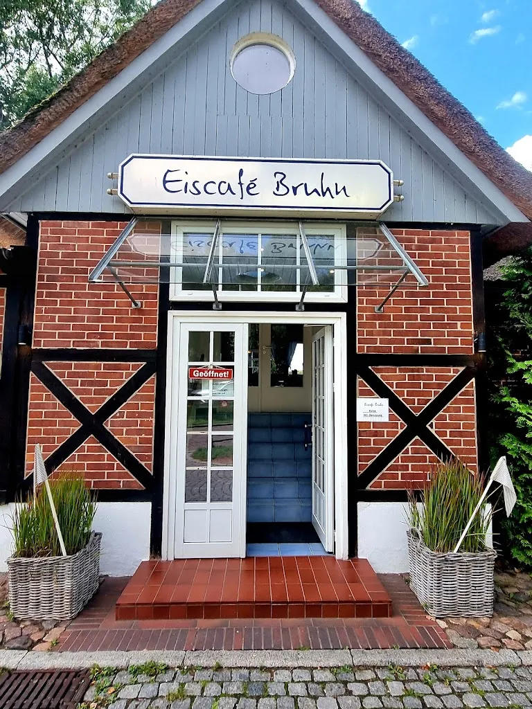 Petra Hennrich_Ice cream café Bruhn_Ratzeburg_review