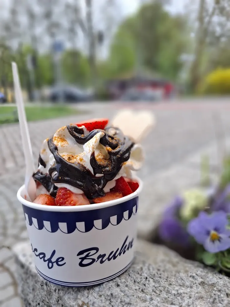 Ice cream café Bruhn_Ratzeburg_slider_image_2