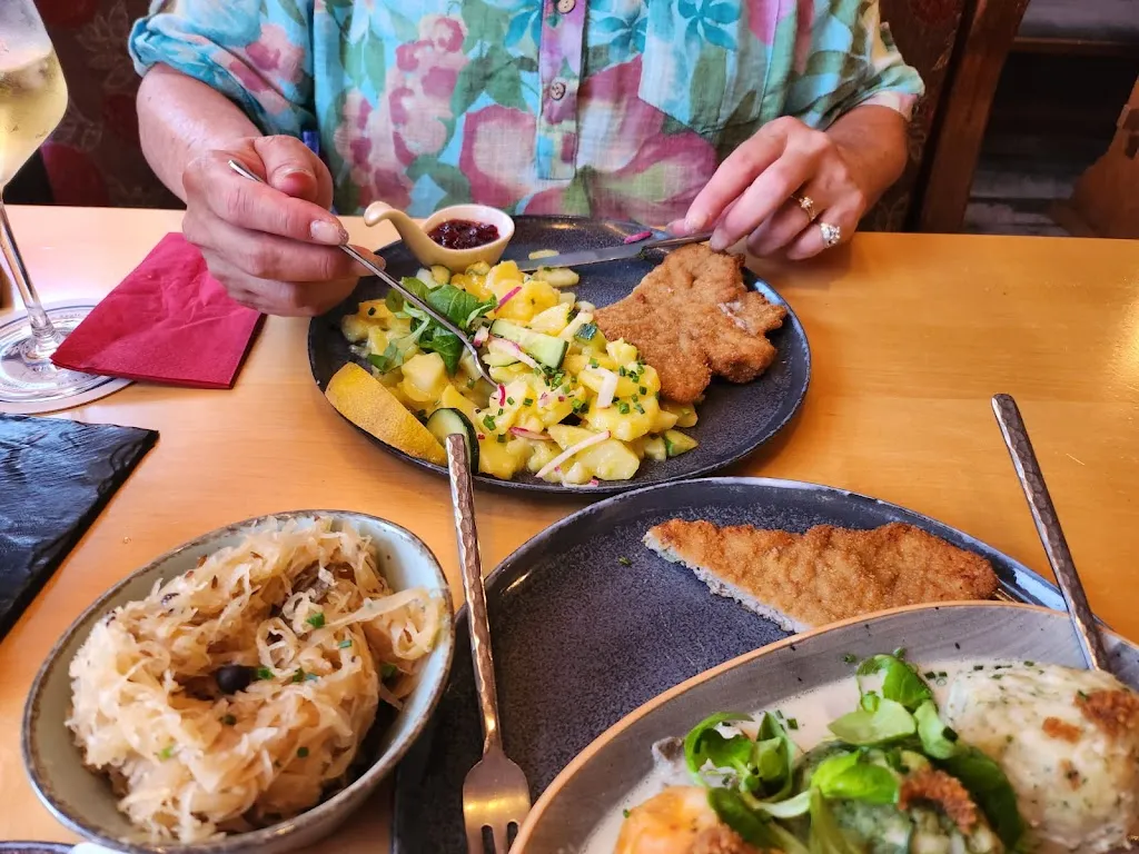 Elizabeth Leiken_Restaurant Oberkrainer am Hauptmarkt_Nürnberg_review