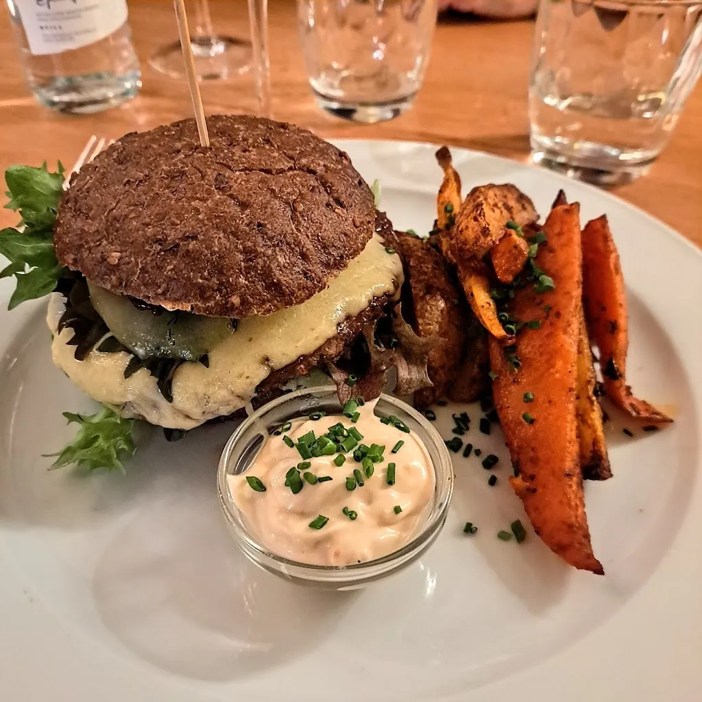 Don Camillo_Basel_slider_image_3