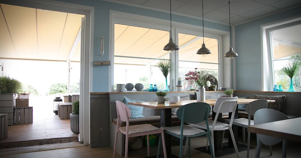 STRANDLIEBE / Restaurant-Cafe-Bar_Holstein_slider_image_1