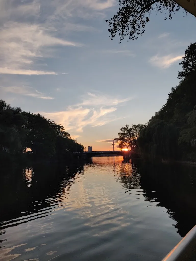 Bálint Kósa_Anleger 1870_Hamburg_review