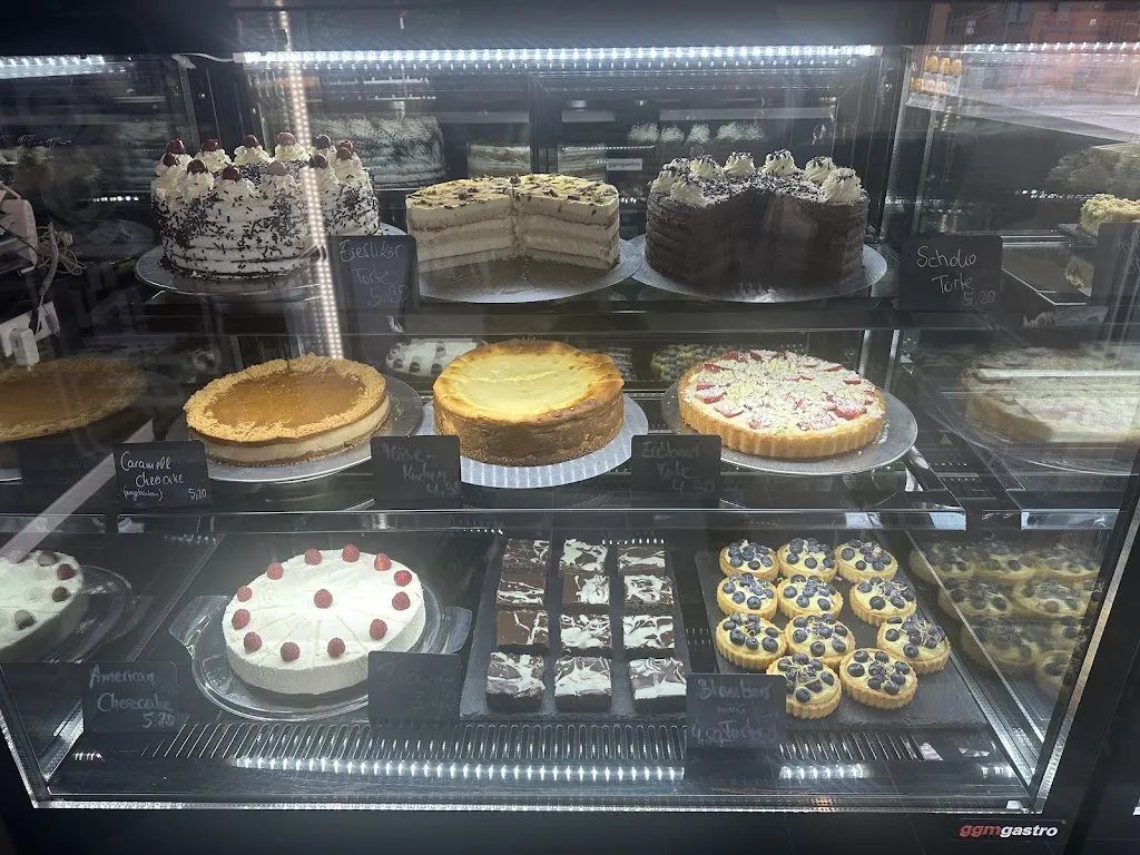 Colia Babikir_Café Elbfleet_Hamburg_review