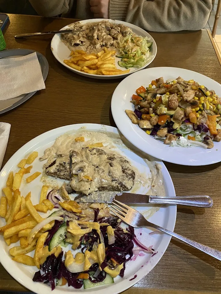 Schönberger Pizzeria und Grillhaus_Schönberg_slider_image_3