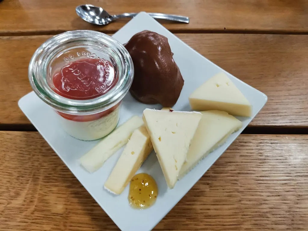 Sabrina Sorgalla_Kugelwirtschaft inMotion PARK_See_review