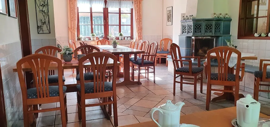 Forsthaus Ahrenviöl Johns Meike u. Lacher Horst_Ahrenviöl_slider_image_1