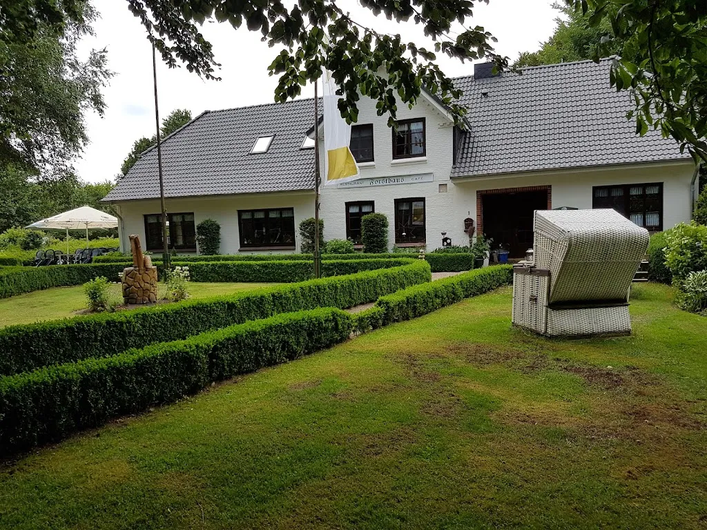 Forsthaus Ahrenviöl Johns Meike u. Lacher Horst_Ahrenviöl_slider_image_3