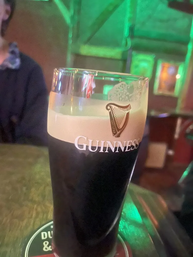 Joel Nzisabira_Country Roads Pub & Bar_Tönning_review