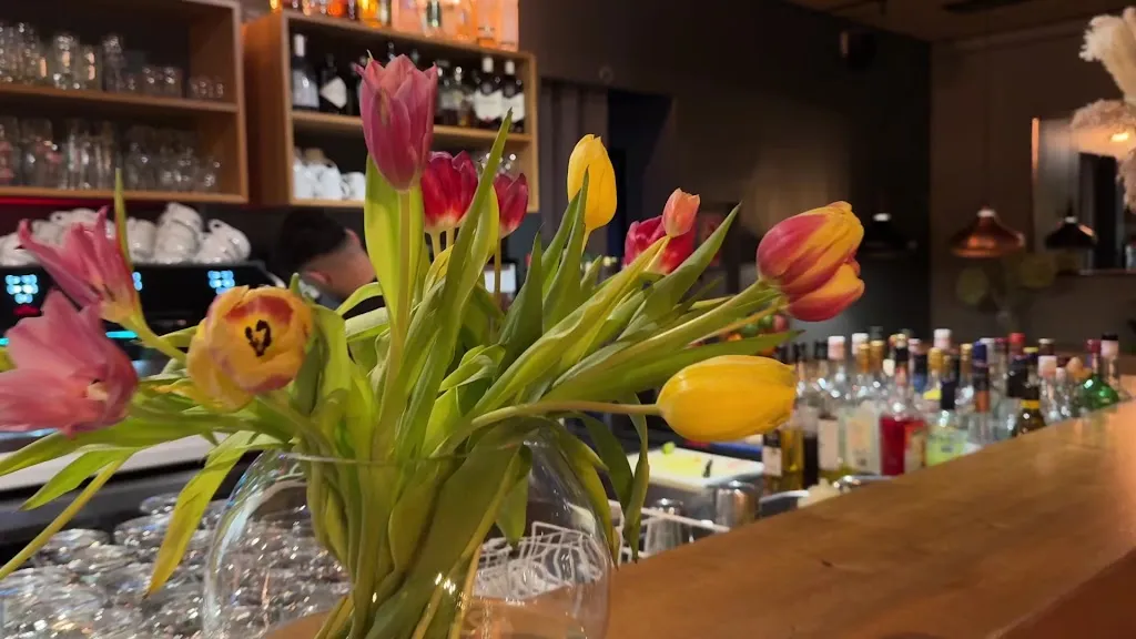 Second Street - Café, Bar & Restaurant_Haar_slider_image_2