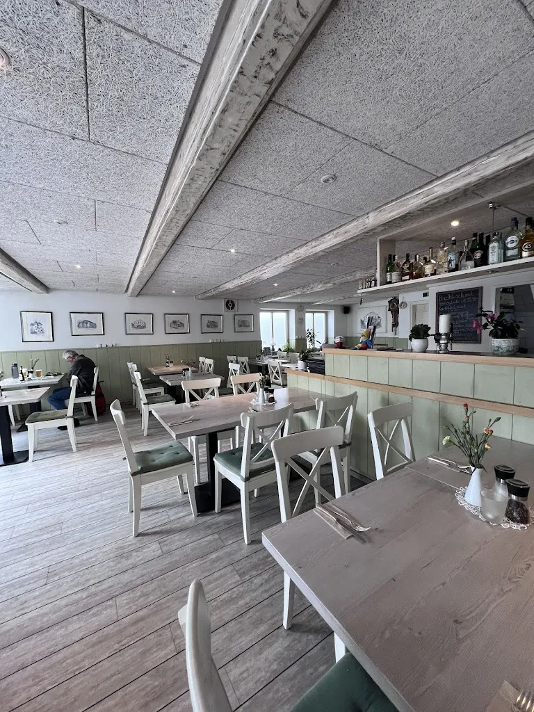 Britta B._Ulmenklause - Anika Schütt_Wesselburen_review