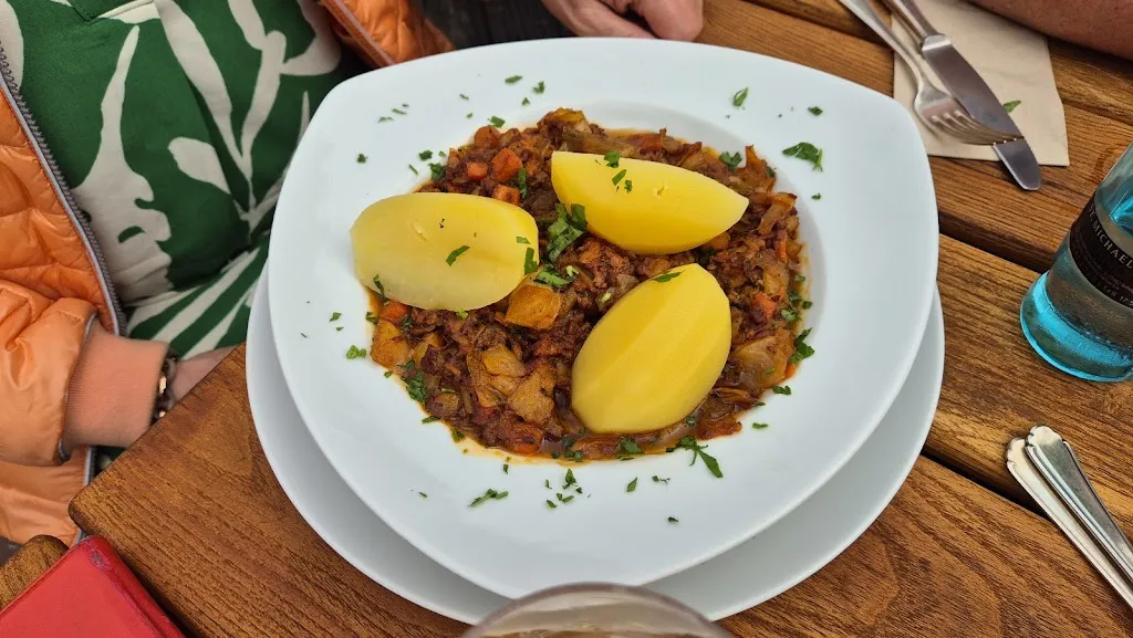 René Wenzel_Ulmenklause - Anika Schütt_Wesselburen_review