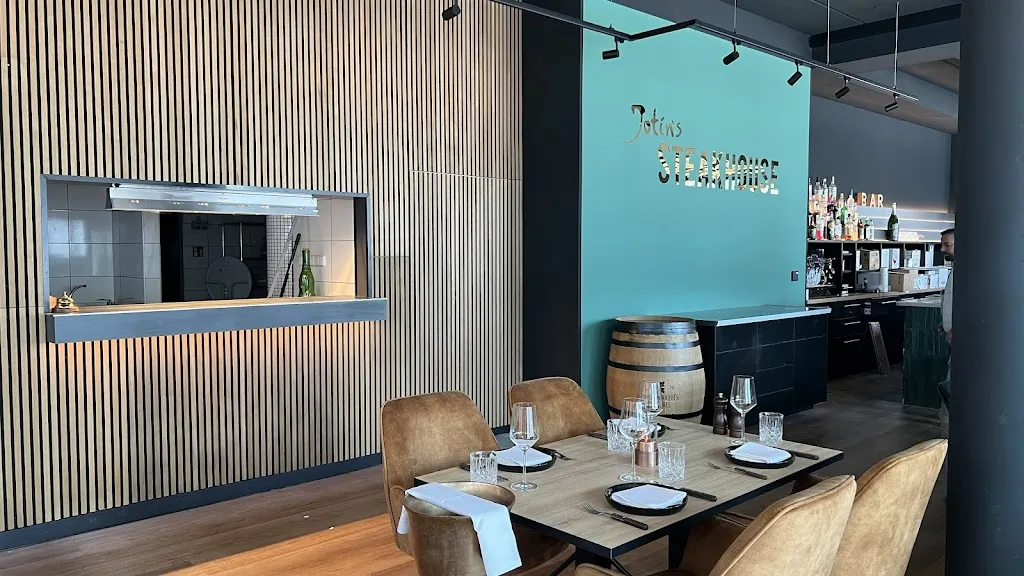 Jotin‘s STEAKHOUSE Wentorf_Hamburg_slider_image_1