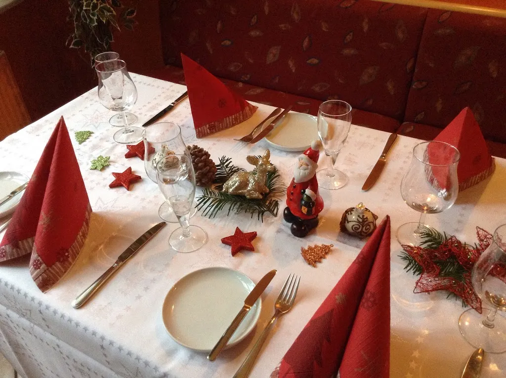 Bistro Oh-La-La_Wilster_slider_image_2