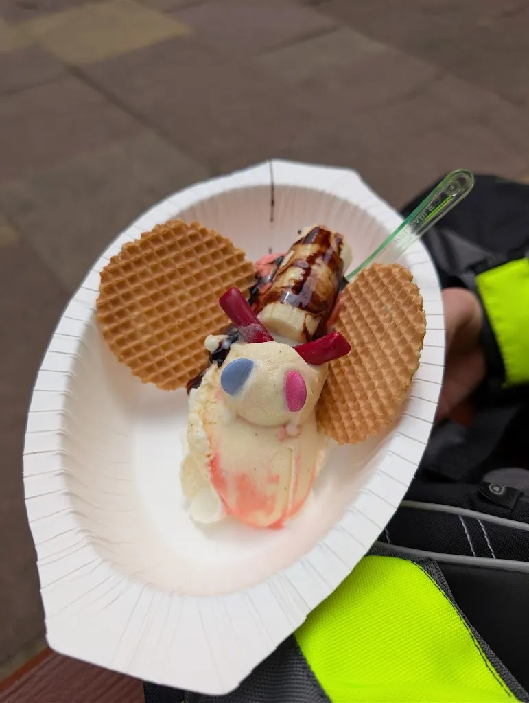 Florian Erdmann_Rialto Eiscafe`und Mehr_Wilster_review