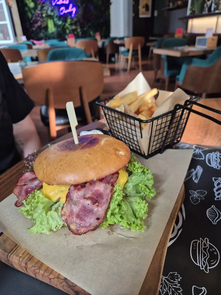 Melanie Fischer_Mola Burger_Apolda_review