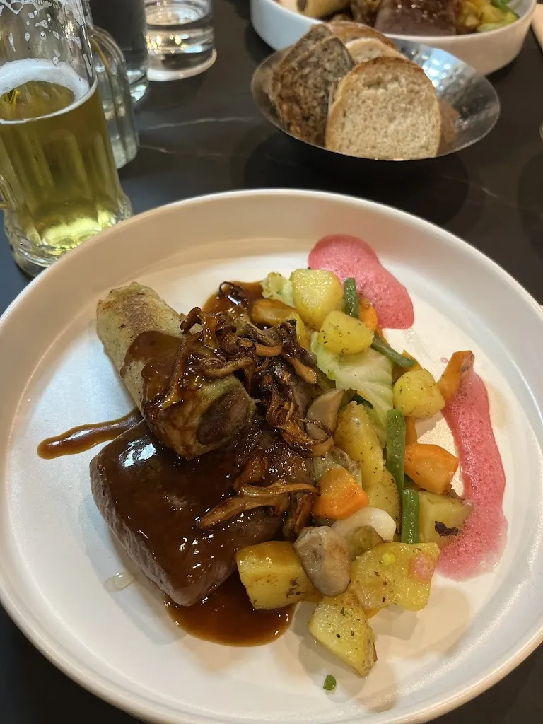 Valentin Iuhos_Perfetto Weinbar & Cucina GmbH_Haar_Bewertung