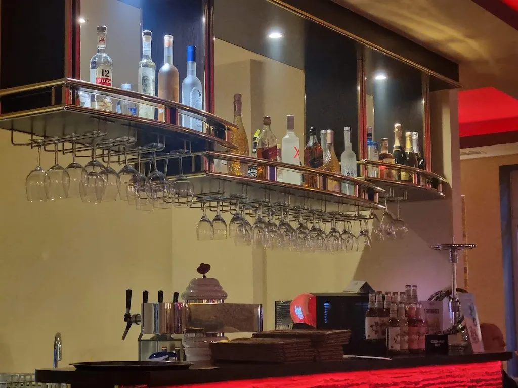 MacMohi Andrd_Aroma Restaurant & Shisha Bar_Haar_review