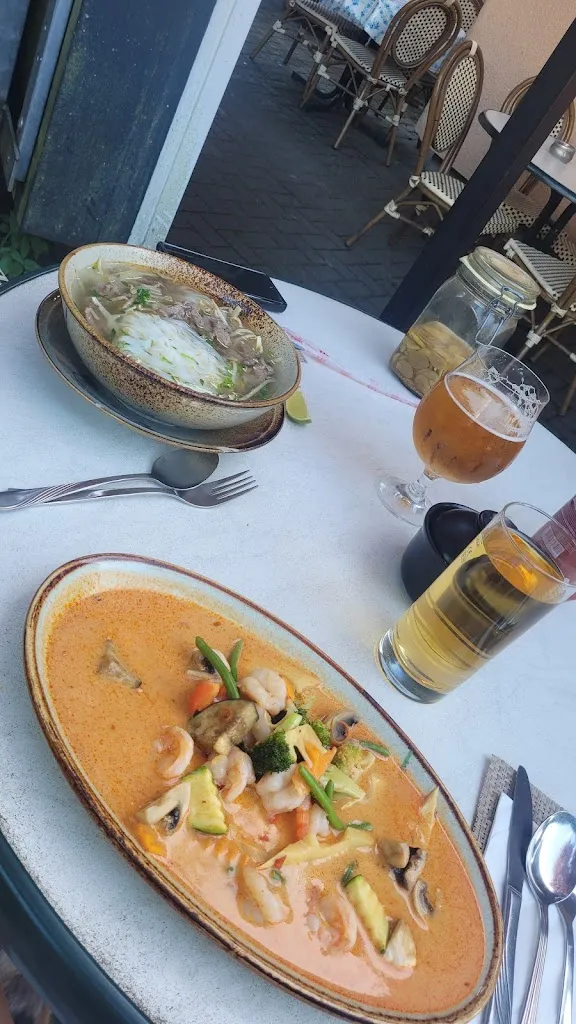 Vera Frank_Asia Ha Long - Lan Phuong Nguyen Thi_Liebenstein_review