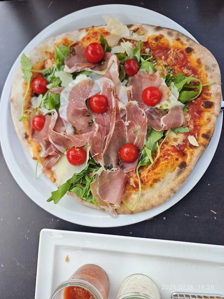 Boson Li_Round table & Royal tavern_Günzburg_review