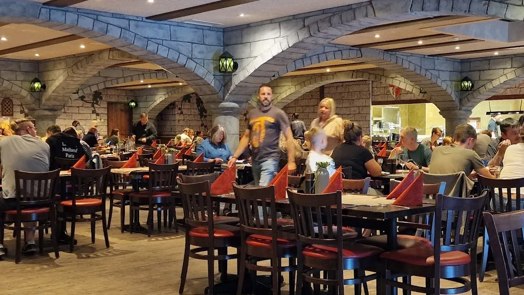 Round table & Royal tavern_Günzburg_slider_image_3