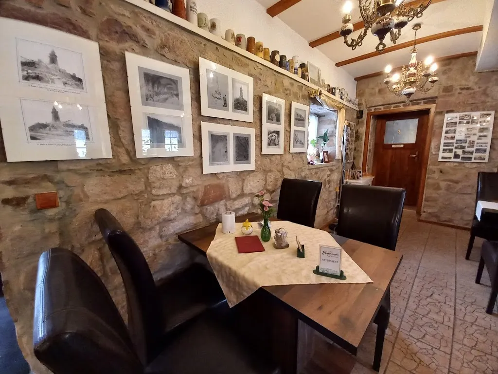 Kirschcafé Tilleda restaurant in (Kyffhäuser)