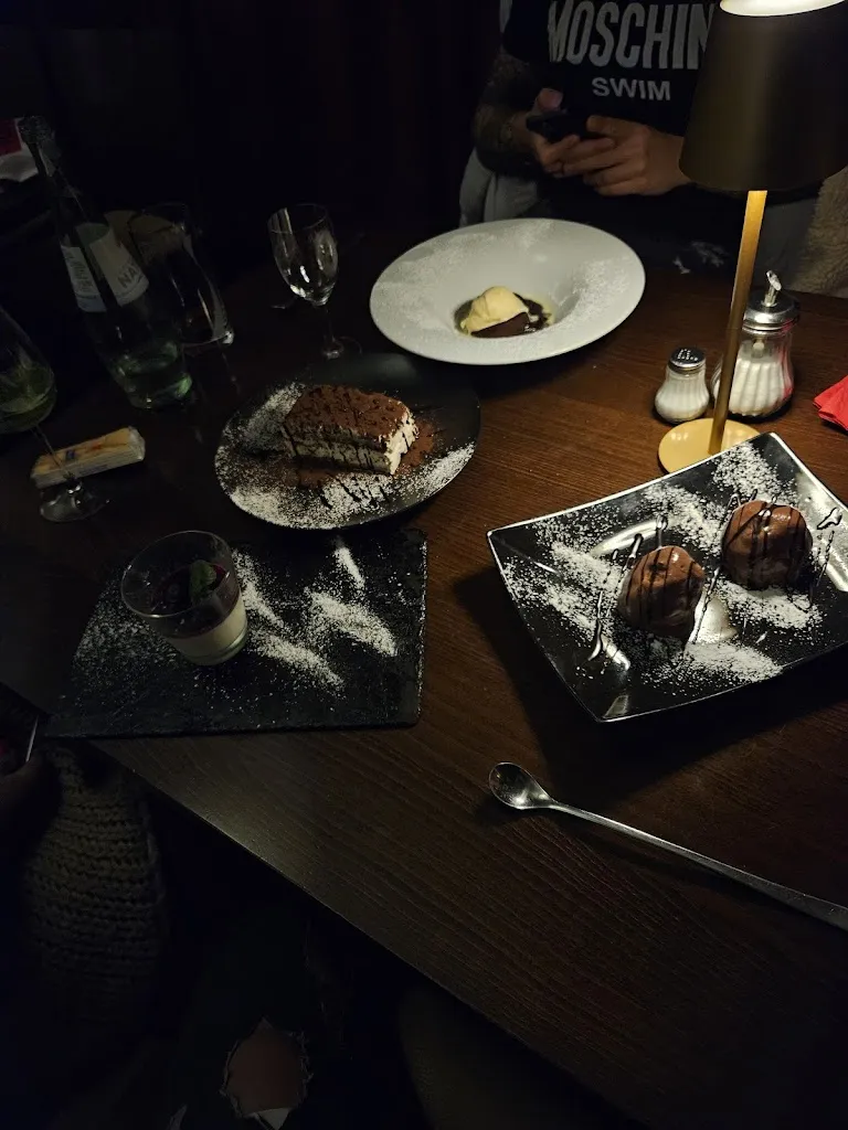 Raffaele Piroso_Paparazzi In_Main_review