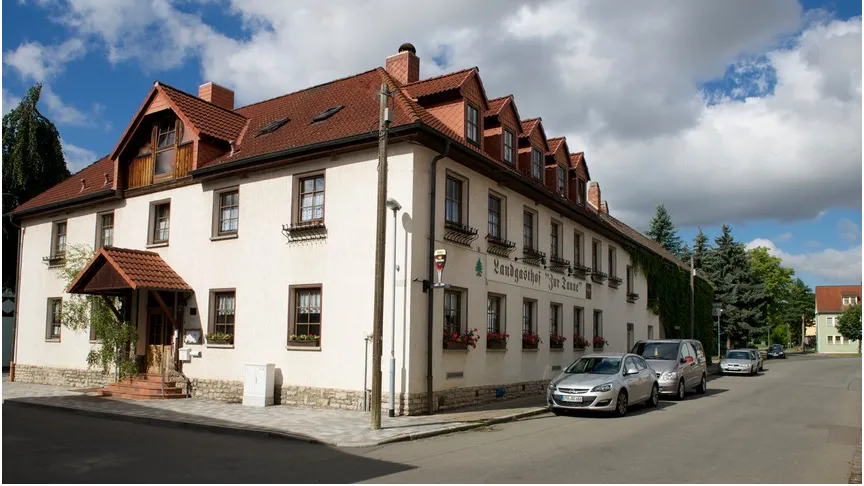Landgasthof & Hotel "Zur Tanne" restaurant in Dachwig