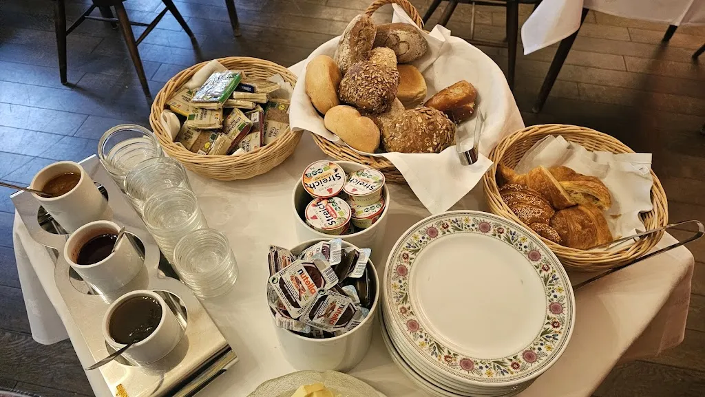 Reck's Hotel-Restaurant_Salem_slider_image_2